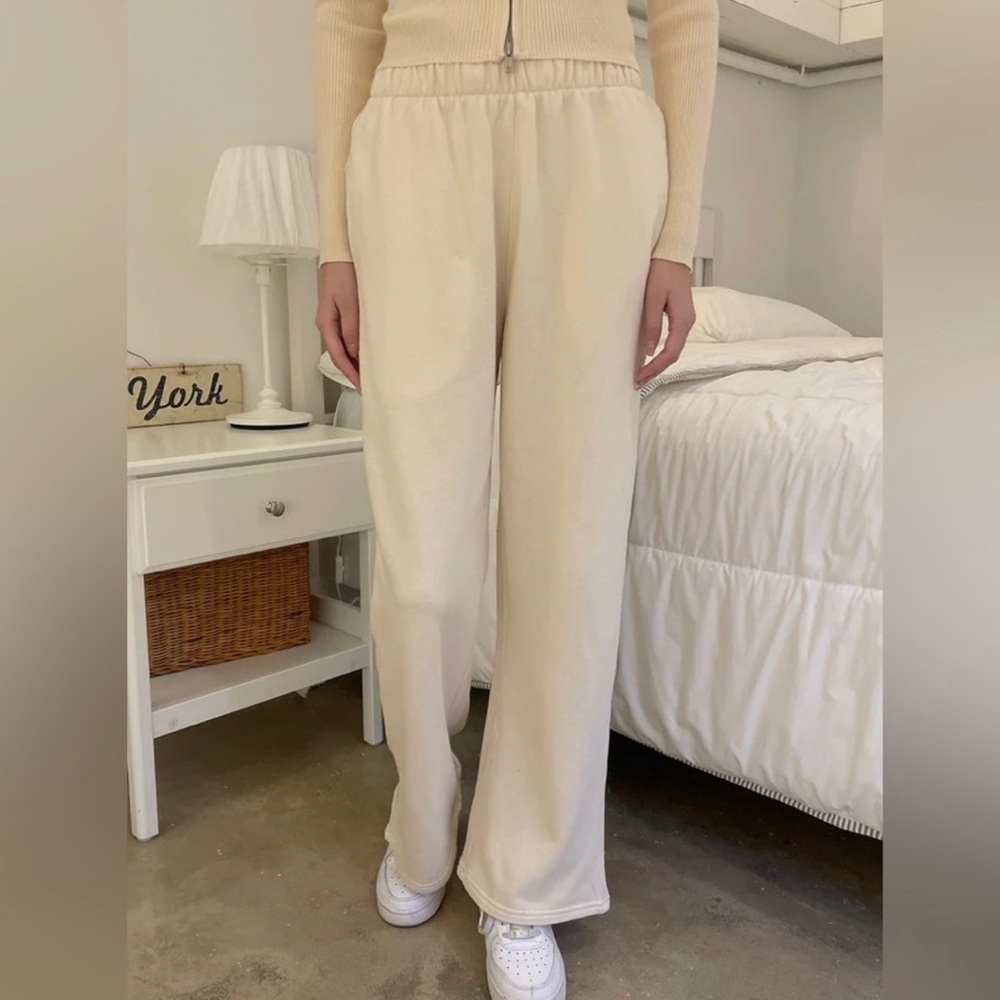 Brandy Melville Anastasia Sweatpants